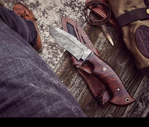 Good Hunting Knives – 10" Damascus Steel Blade with Rosewood Handle & Leather Sheath