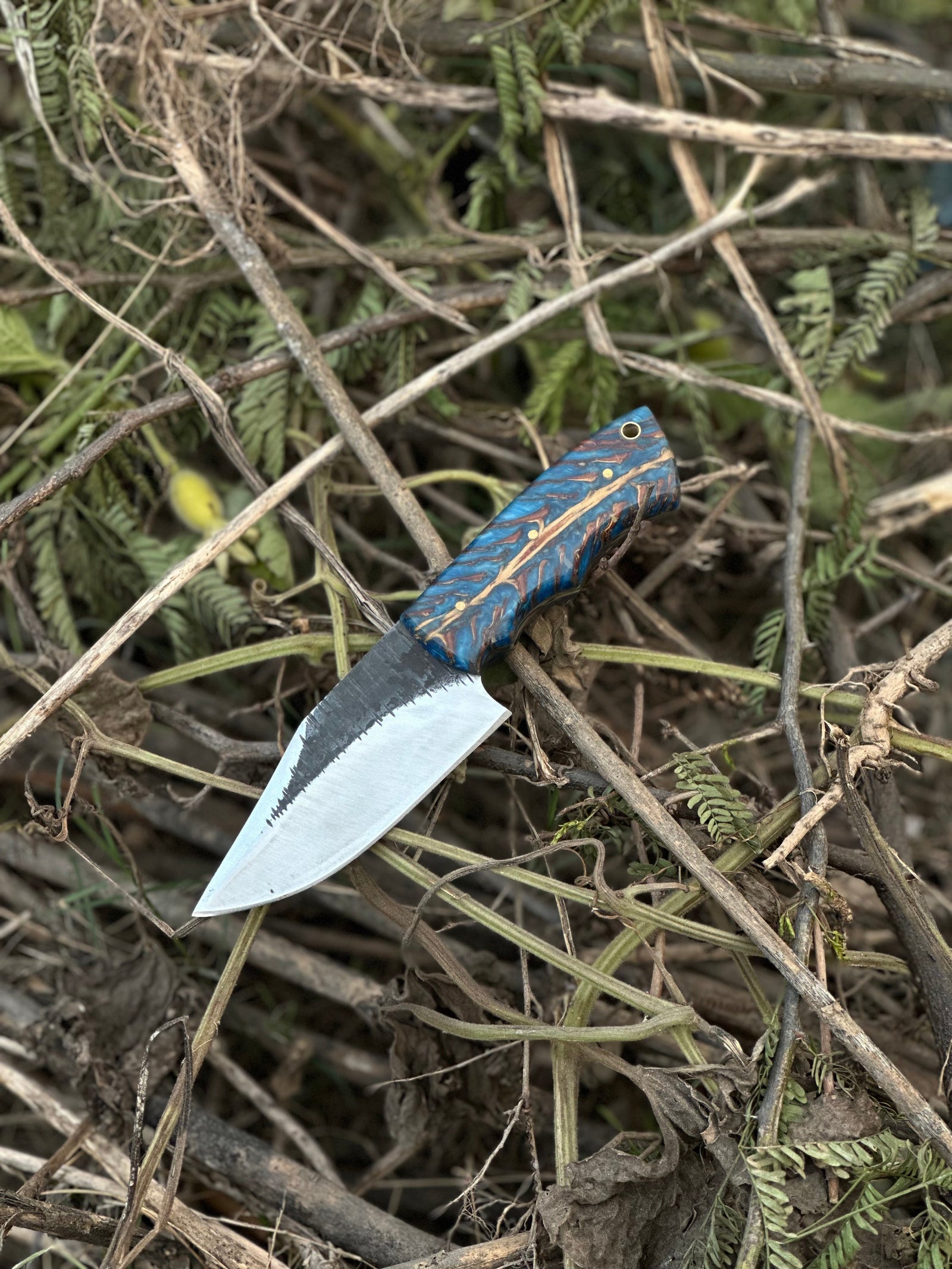 Hunters Knives – 9" D2 Steel Blade with Epoxy Pine Cone Resin Handle & Leather Sheath