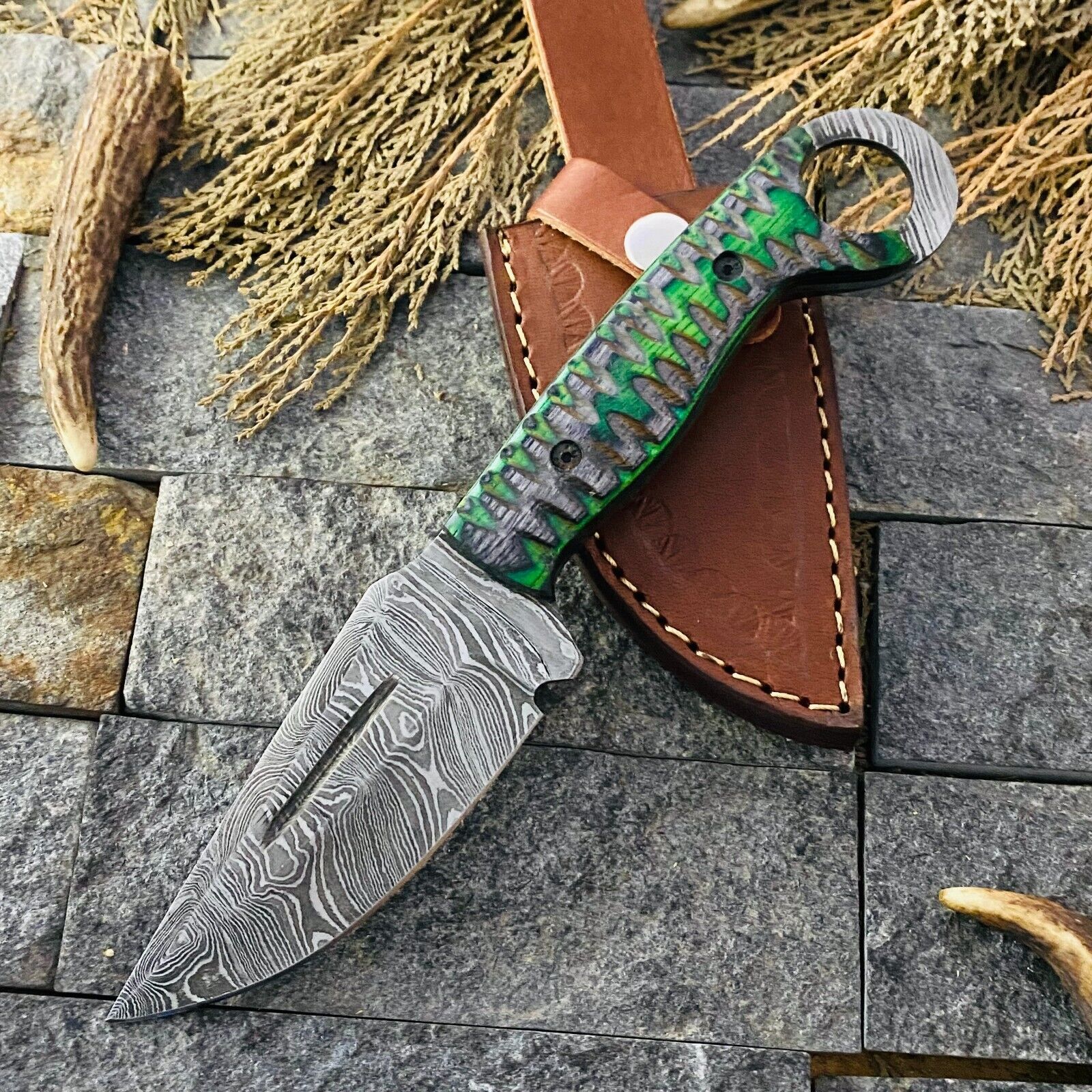 Custom Handmade Small Hunting Knife – Damascus Steel Blade with Pakkawood Handle
