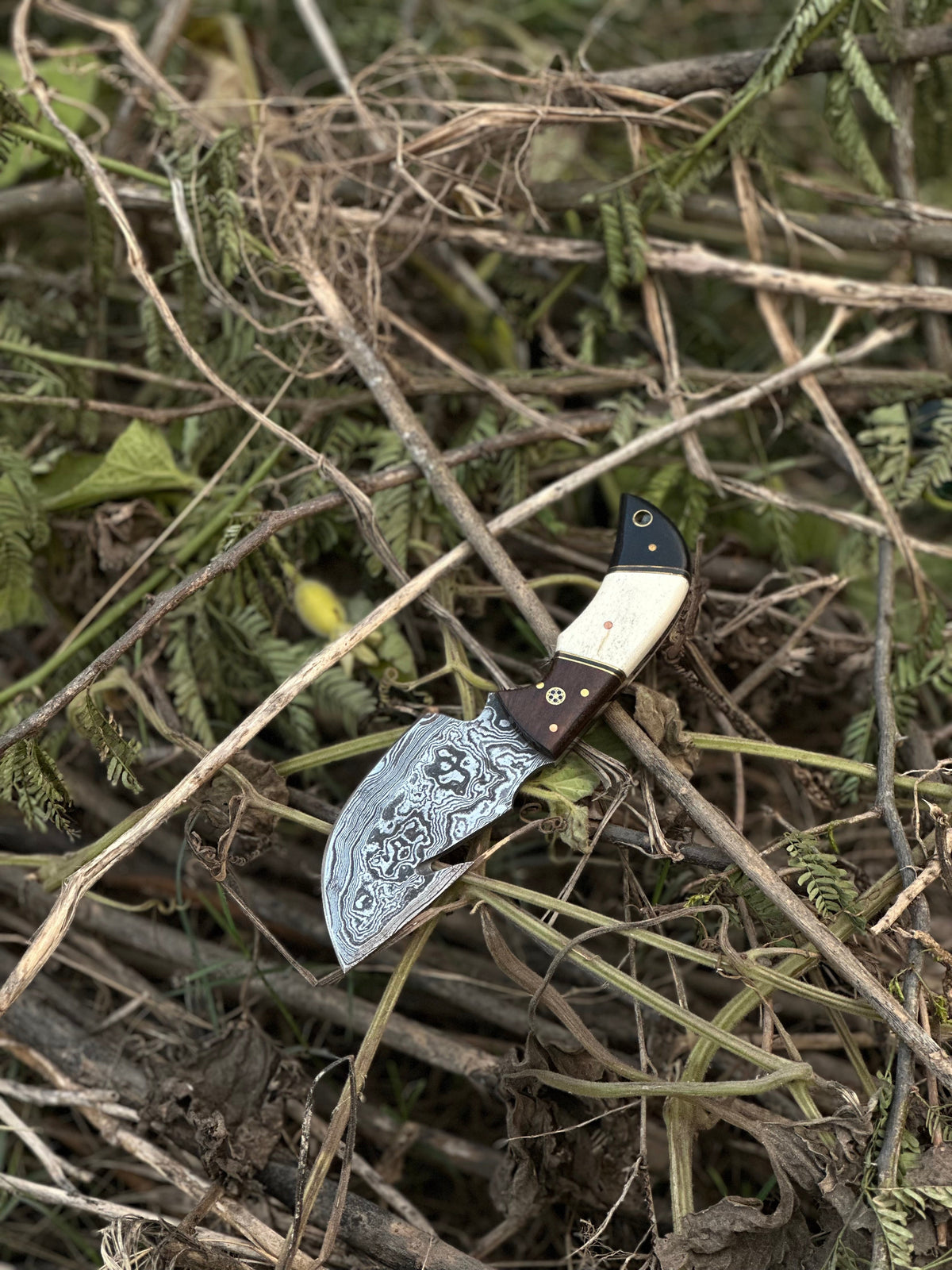Custom Handmade Damascus Steel Guthook Skinning Knife with Rosewood, Camel Bone &amp; Black Sheet Handle - 7.5” with Leather Sheath