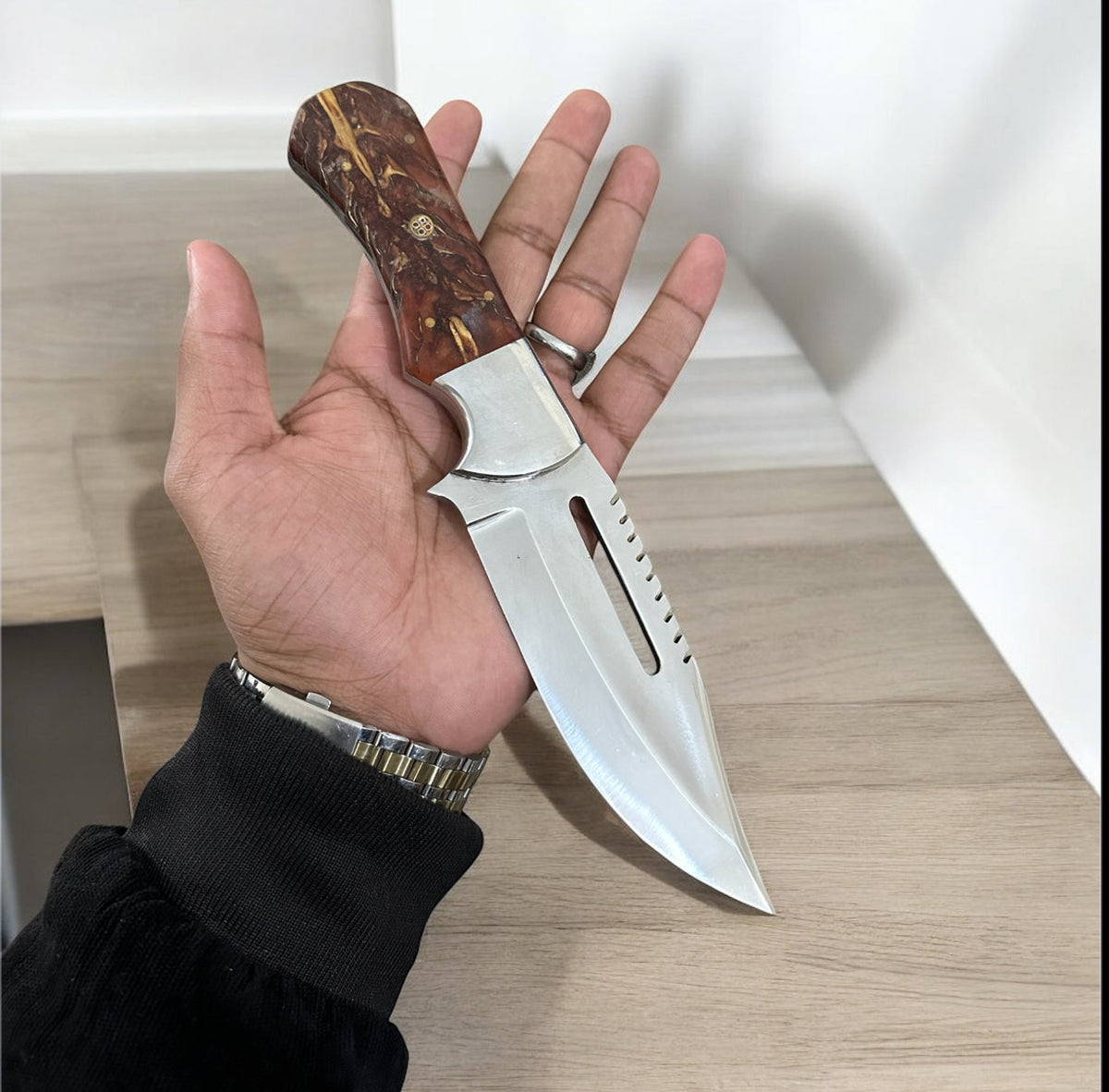 D2 Steel Hunting Knife with Pine Cone Handle &amp; Leather Case