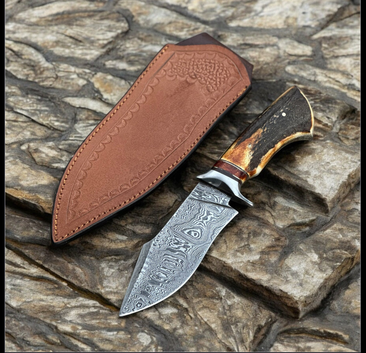 Premium Damascus Steel Hunting Knife with Stag Horn Handle &amp; Leather Case