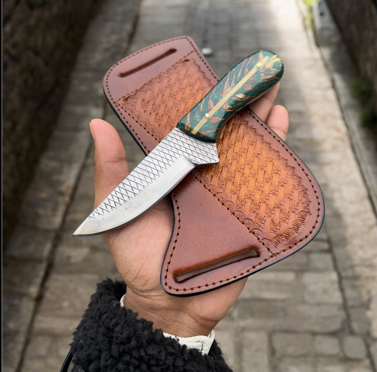 Western Belt Knife with Leather Case – Durable Blade &amp; Resin Handle